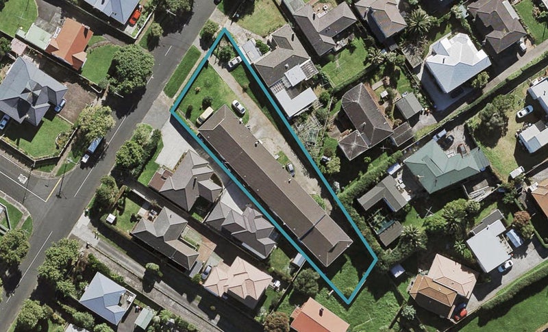 5/12 Dornwell Road, Three Kings, Auckland - Carousel 1