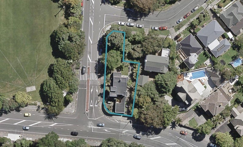 2 Bellevue Road, Woburn, Lower Hutt - Carousel 1