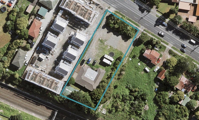 107/20 Swanson Road, Henderson, Auckland - Carousel 1