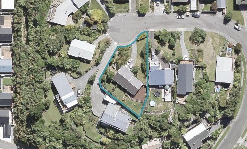 13 Wattle Grove, Maungaraki, Lower Hutt - Carousel 1