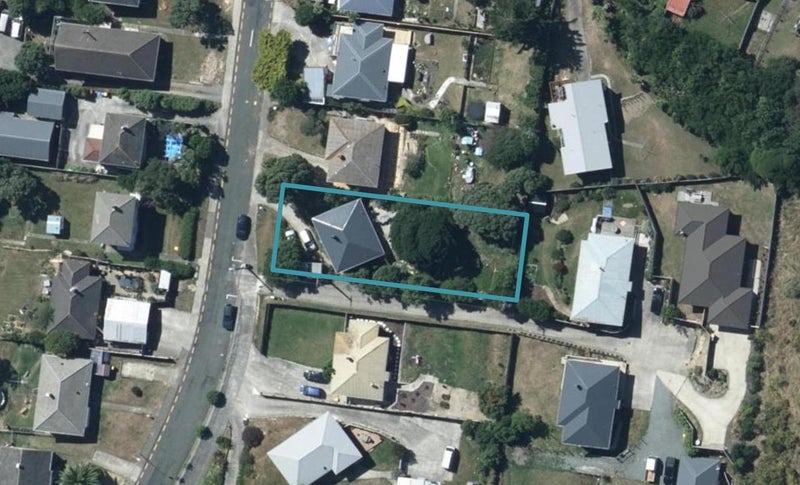 50 Downes Street, Titahi Bay, Porirua - Carousel 1