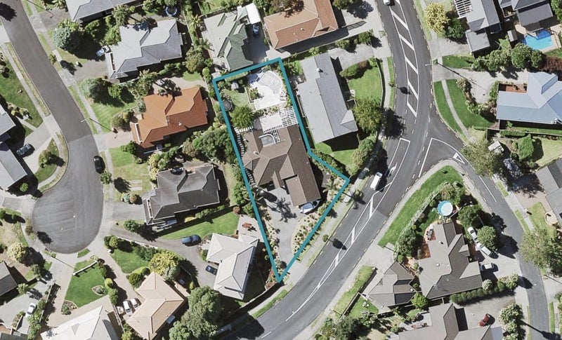 7 Somerville Road, Shelly Park, Auckland - Carousel 1