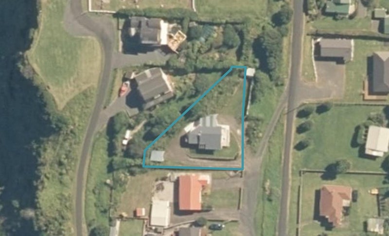 8 Tainui Street, Mōkau - Carousel 1