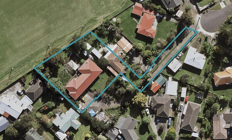 2/12 Thompson Street, Māngere East, Auckland - Carousel 1