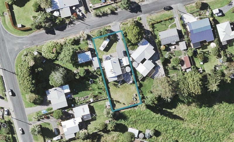 1 Fourth View Avenue, Beachlands, Auckland - Carousel 1