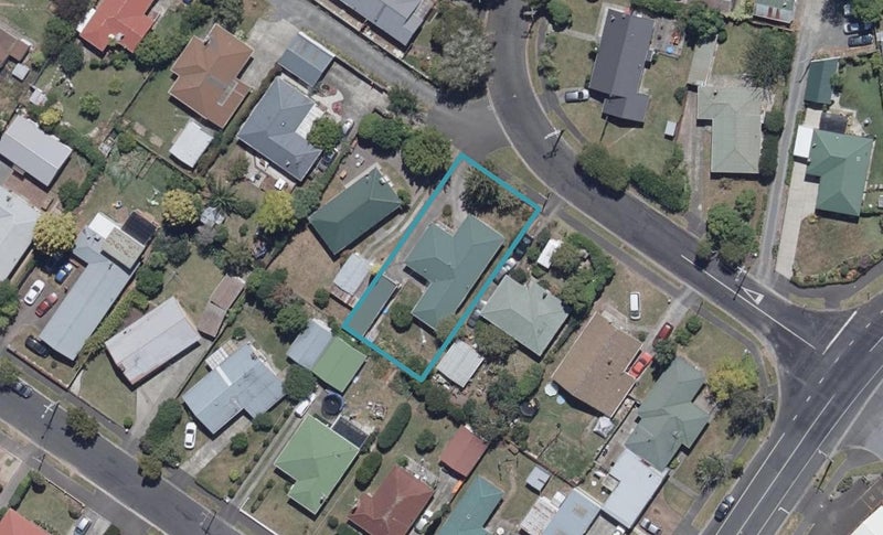7 Panair Crescent, Hillcrest, Hamilton - Carousel 1