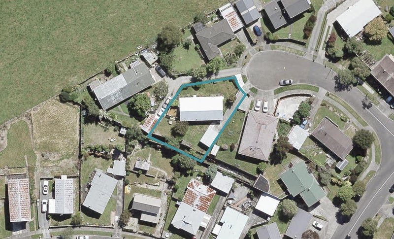 5 Utah Grove, Totara Park, Upper Hutt - Carousel 1