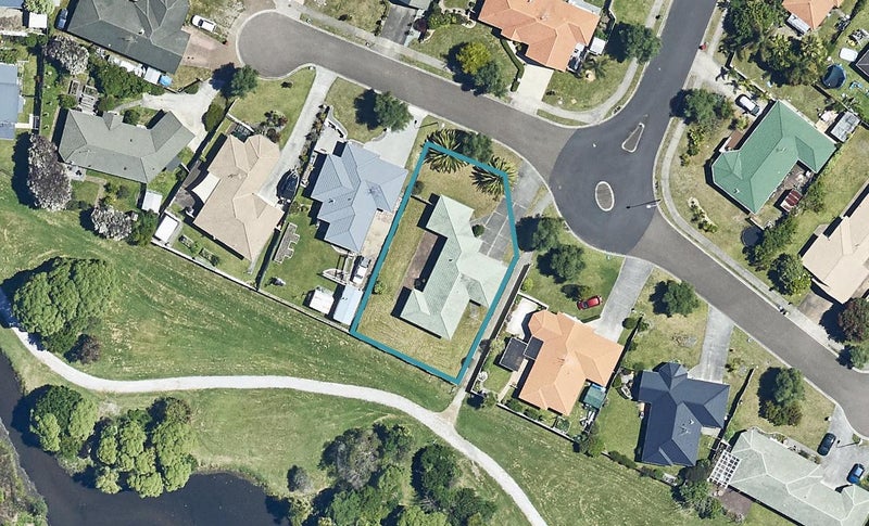 36 Larisa Grove, Papamoa Beach, Papamoa - Carousel 1