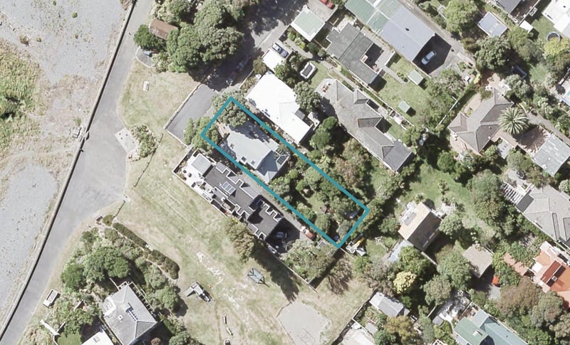 55 Pukatea Street, Eastbourne, Lower Hutt - Carousel 1