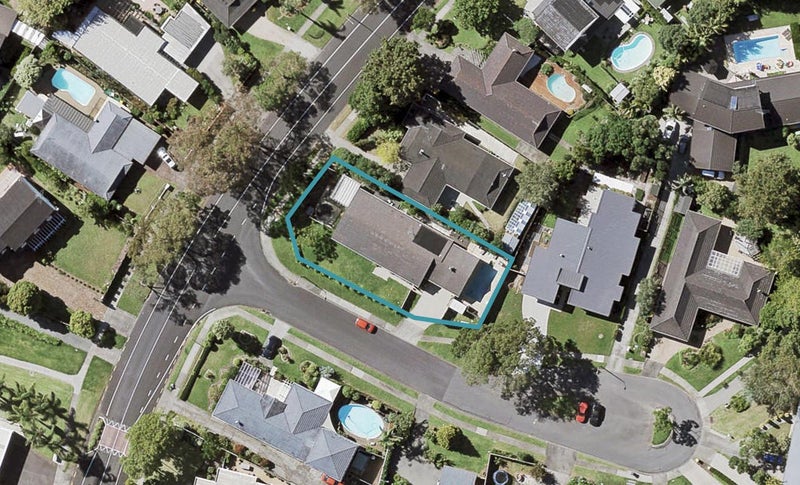 2 Holly Way, Sunnyhills, Auckland - Carousel 1