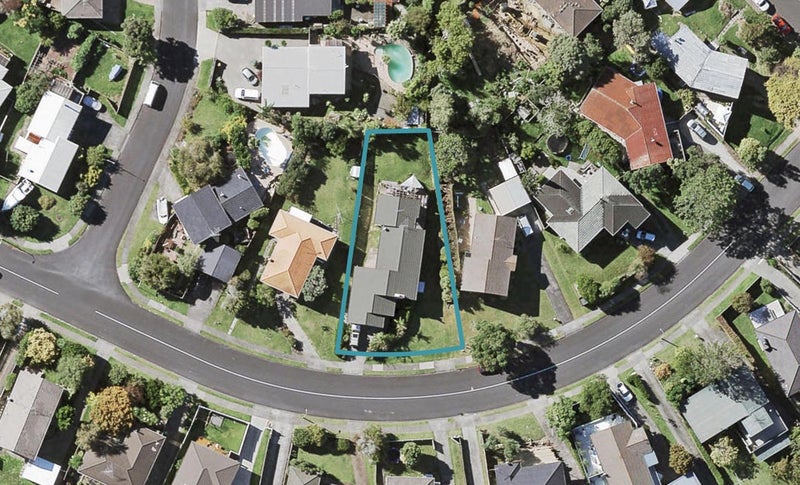 48 Advene Road, Cockle Bay, Auckland - Carousel 1