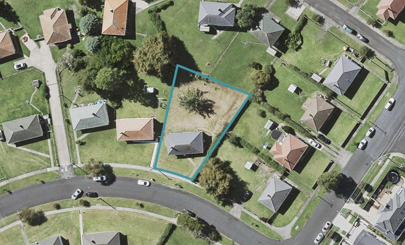 1 Hillary Crescent, Belmont, Auckland - Carousel 1