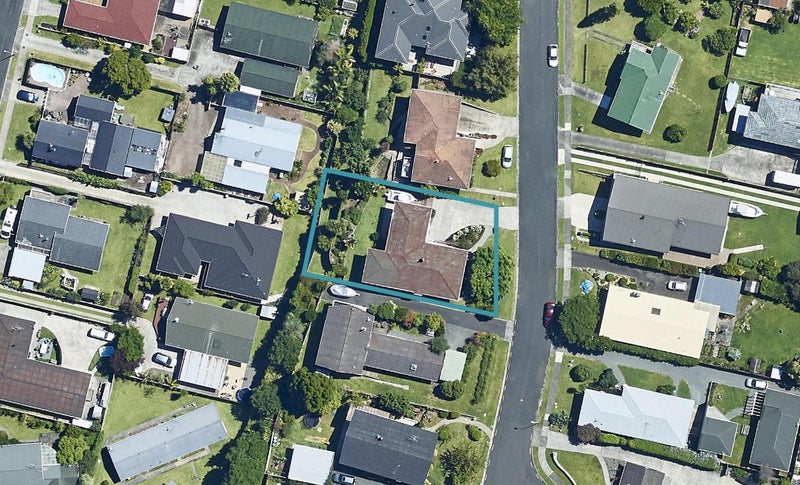 35 Andrew Place, Otumoetai, Tauranga - Carousel 1
