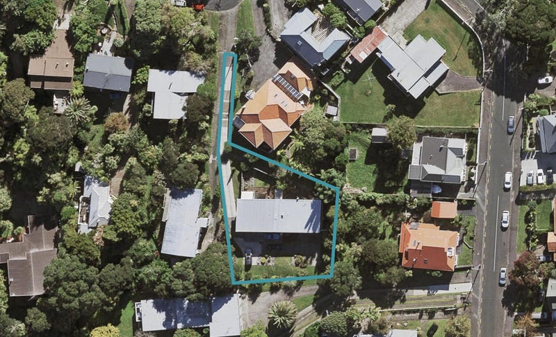 1/4 Wilding Avenue, Northcote Point, Auckland - Carousel 1