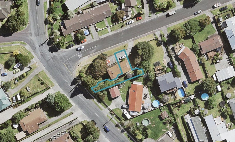1C Pinotage Place, Huapai, Kumeu - Carousel 1
