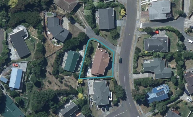24 Shackle Lane, Whitby, Porirua - Carousel 1