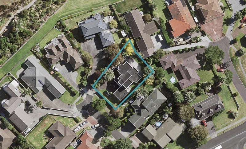 5 Tytus Place, Conifer Grove, Takanini - Carousel 1