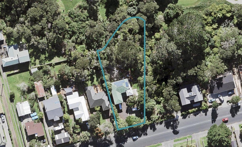 43 Godley Road, Green Bay, Auckland - Carousel 1