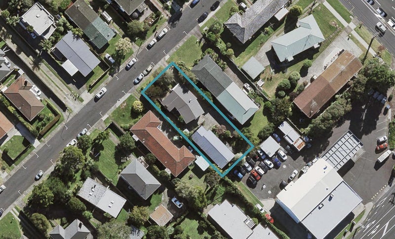 1/6 Evelyn Place, Hillcrest, Auckland - Carousel 1