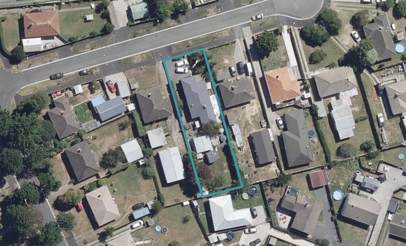 6 Hockin Place, Fairfield, Hamilton - Carousel 1