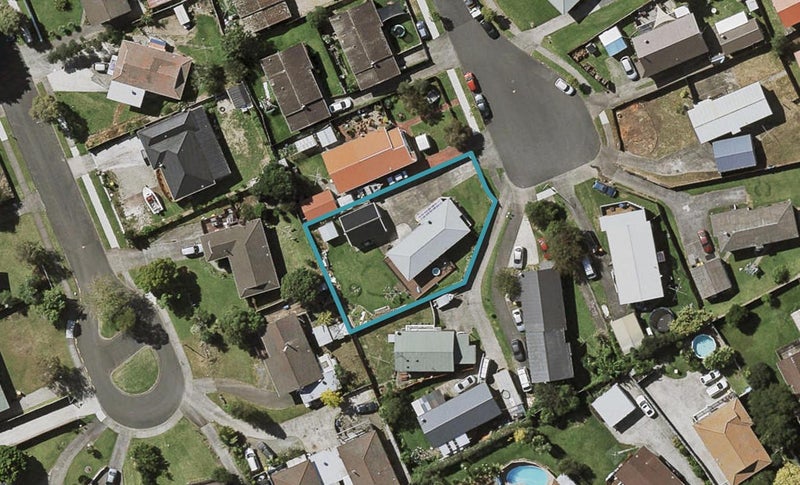 17 Leila Place, Clover Park, Auckland - Carousel 1