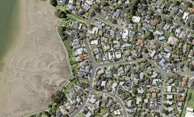 104 Fisher Parade, Sunnyhills, Auckland - Carousel 1