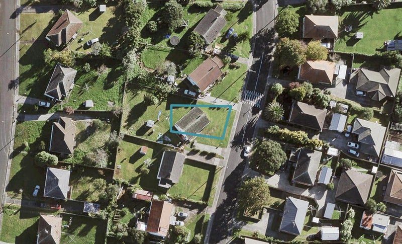 11 Burnett Avenue, Mount Roskill, Auckland - Carousel 1