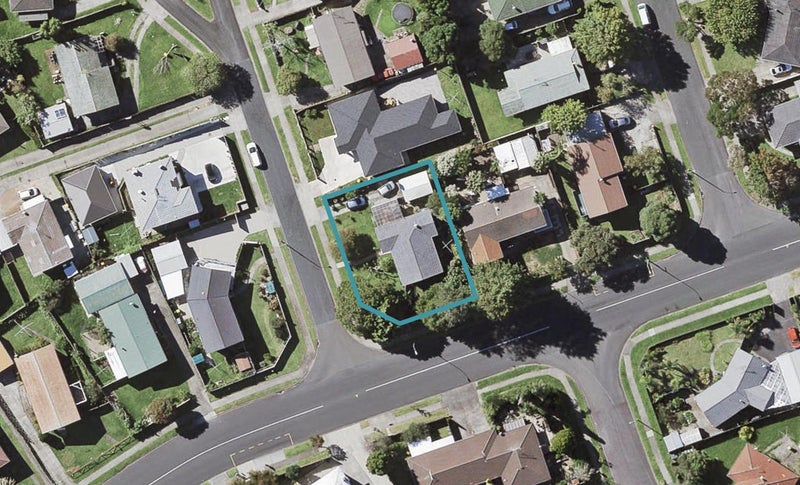 1 Kereru Place, Half Moon Bay, Auckland - Carousel 1