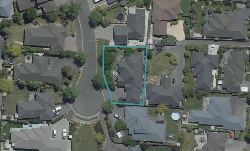 5 Vaughan Way, Redwood, Christchurch - Carousel 1