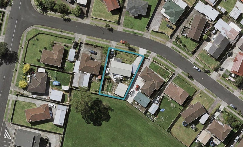 5 Dillon Crescent, Clover Park, Auckland - Carousel 1