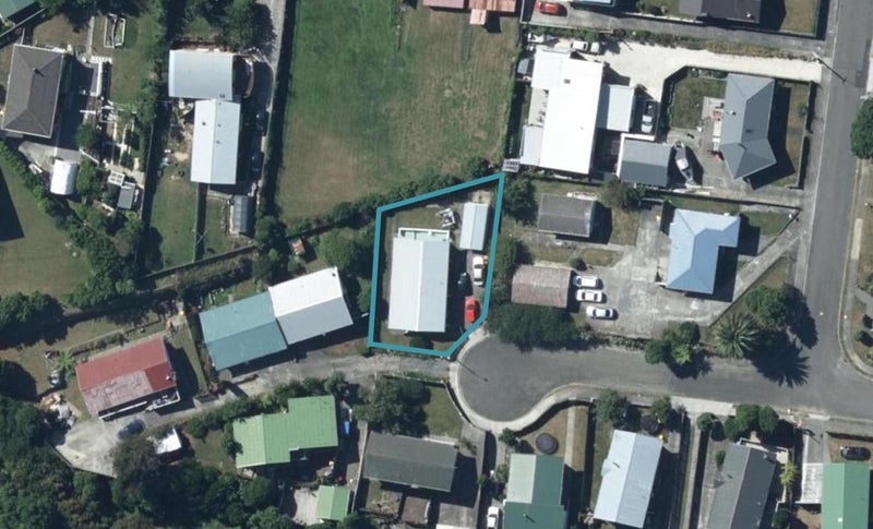 18 Te Arataura Street, Takapuwahia, Porirua - Carousel 1