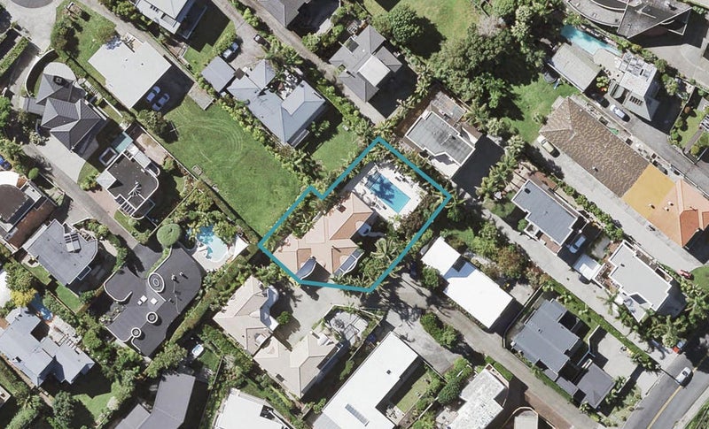 10D Beach Road, Castor Bay, Auckland - Carousel 1