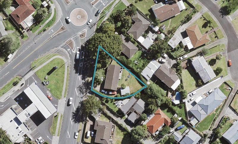 4 Forest Hill Road, Henderson, Auckland - Carousel 1
