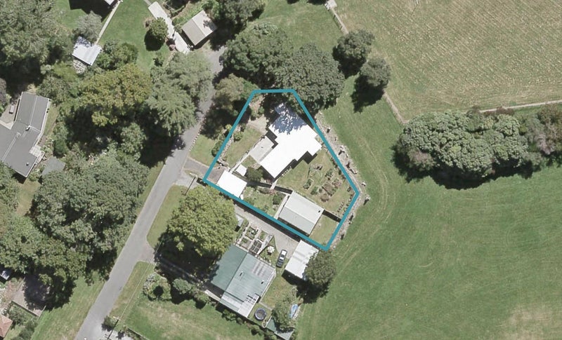 16 Rata Street, Birchville, Upper Hutt - Carousel 1