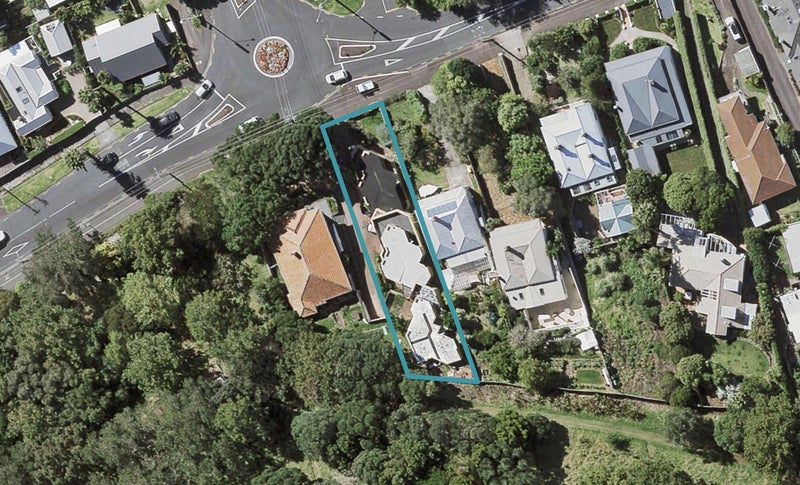 1/4 Albert Road, Devonport, Auckland - Carousel 1