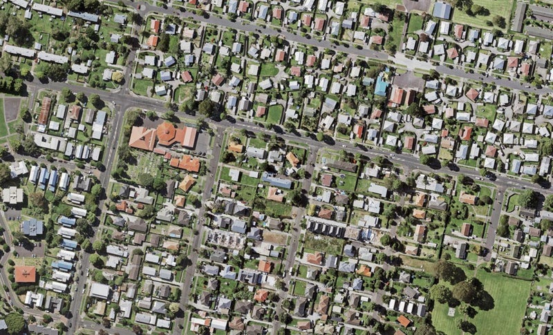 6/1 Holland Avenue, Point England, Auckland - Carousel 1