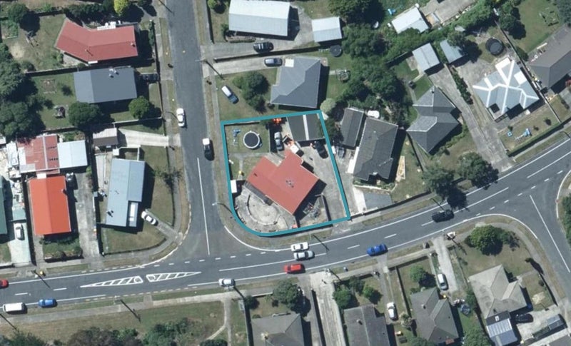 47 Levant Street, Cannons Creek, Porirua - Carousel 1