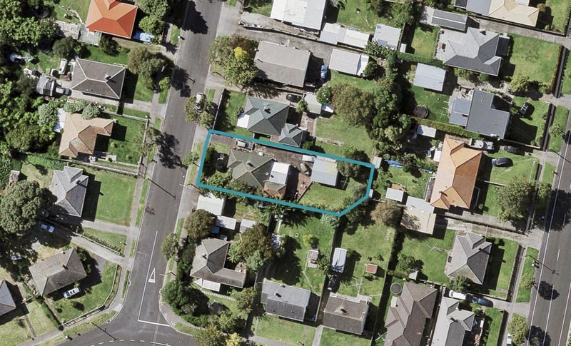 46 Tamatea Avenue, Point England, Auckland - Carousel 1