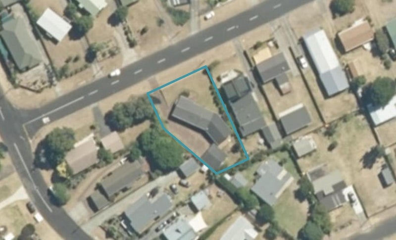 100 Papanui Road, Whangamatā - Carousel 1