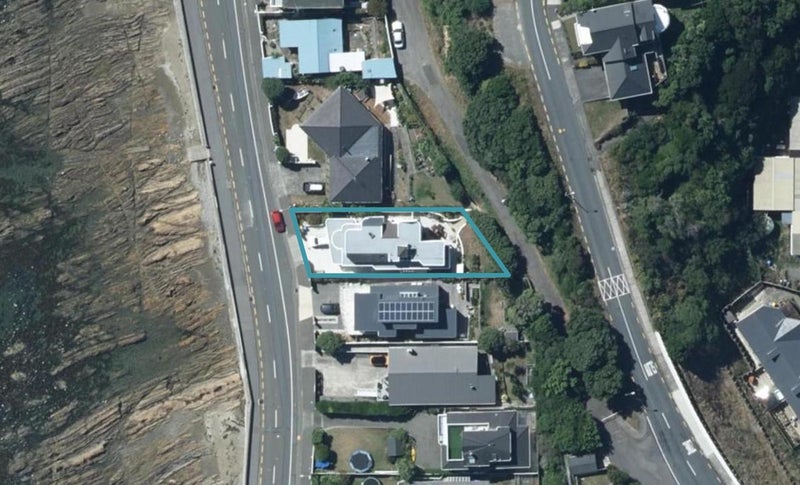 27 Sunset Parade, Plimmerton, Porirua - Carousel 1