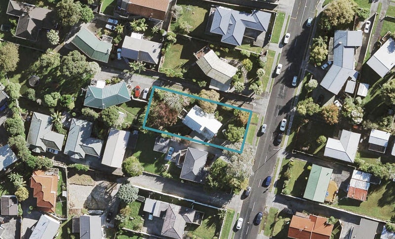 35 Canberra Avenue, Lynfield, Auckland - Carousel 1