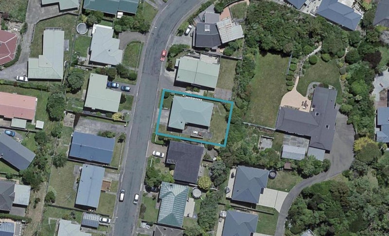 12 Carluke Street, Paparangi, Wellington - Carousel 1