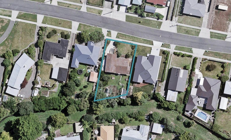 16 Golding Road, Taradale, Napier - Carousel 1