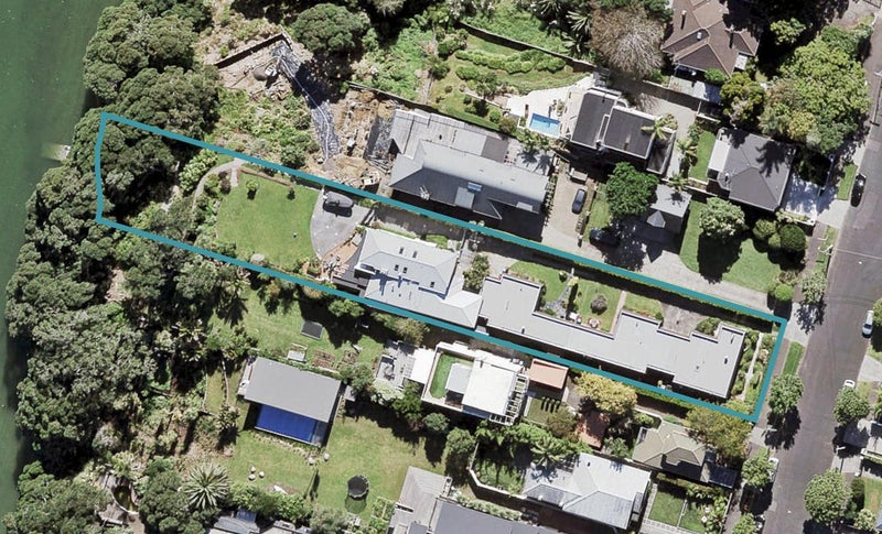 42B Harbour View Road, Point Chevalier, Auckland - Carousel 1