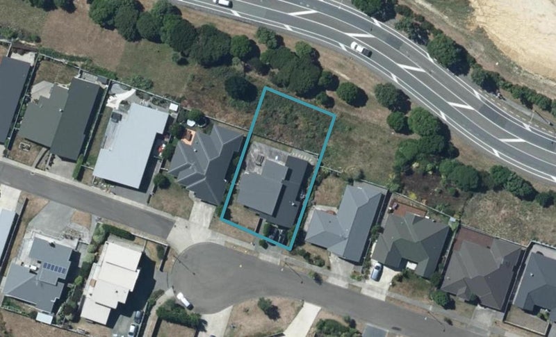 26 Aspiring Terrace, Aotea, Porirua - Carousel 1