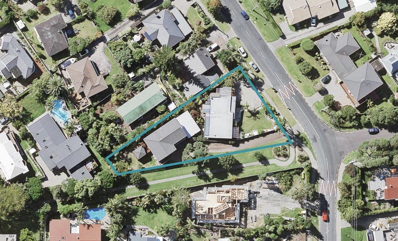 1/20 Lyons Avenue, Murrays Bay, Auckland - Carousel 1
