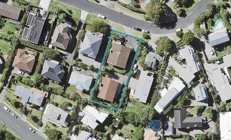 2/58 Penzance Road, Mairangi Bay, Auckland - Carousel 1