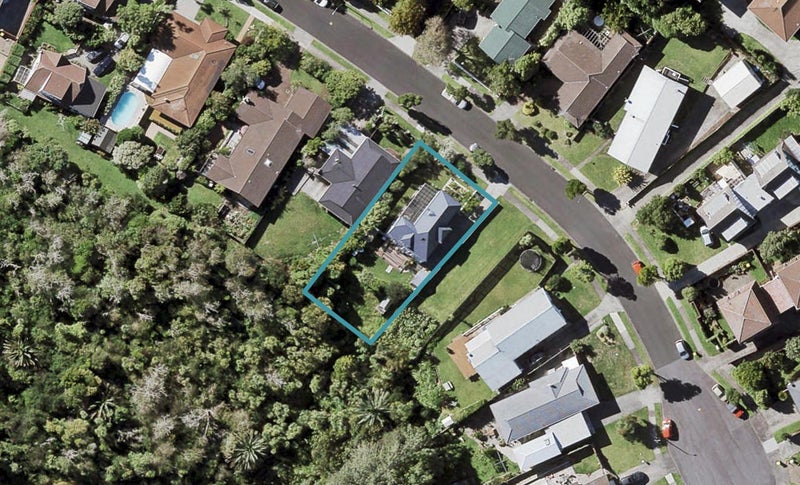 15 Curacao Place, Half Moon Bay, Auckland - Carousel 1
