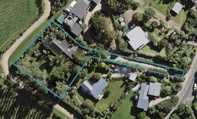 49 Church Bay Road, Oneroa, Waiheke Island - Carousel 1