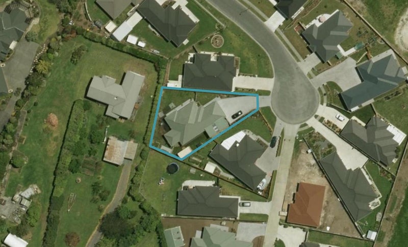 12 Wai Place, One Tree Point - Carousel 1